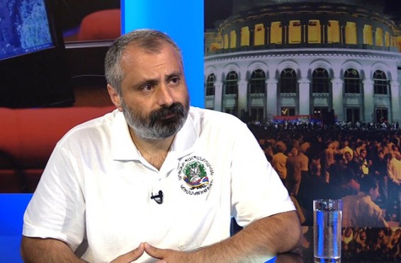 Ադրբեջանցիները հայկական գերեզմանաքարերն օգտագործում են ճանապարհների կառուցման նպատակով. Դավիթ Բաբայան