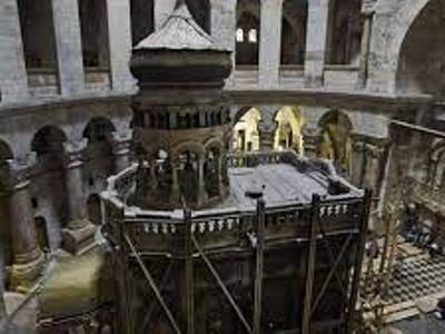 Таинственные кресты, выбитые внутри Храма Гроба Господня, раскрывают свои секреты