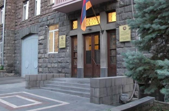 Երևանի 41-ամյա բնակիչը ԱԱԾ շենքի դիմաց սպառնացել է ինքնահրկիզվել. shamshyan.com