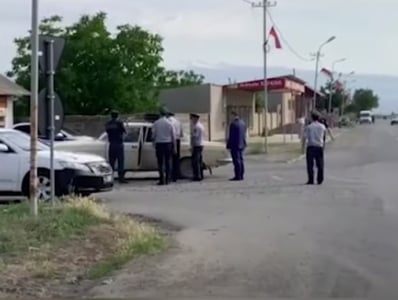 «Արա՛, տունս ընդեղ ա». Փաշինյանի այցի պատճառով գյուղացիները չեն կարողանում անգամ տուն գնալ