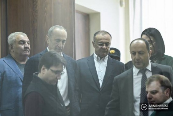 Апелляционный суд отложил рассмотрение ходатайств о прекращении дела Кочаряна и других