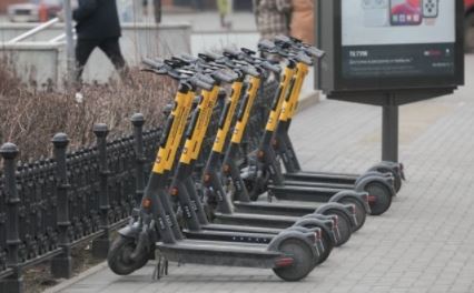 В Петербурге идут обыски в компаниях по аренде самокатов