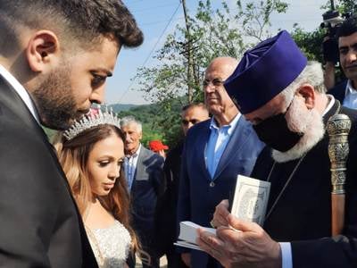Պատերազմից հետո Շուռնուխում առաջին անգամ պսակադրություն է. Կաթողիկոսը Շուռնուխում օրհնում է նորապսակներին