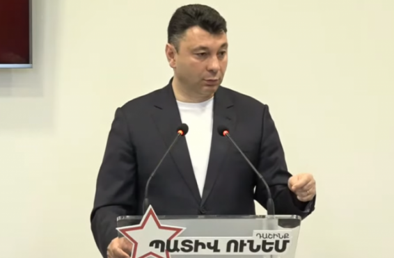 «Հողատու, «օկուպացված Շուշիում» ինչպե՞ս էիր քոչարի պարում ու «ինագուրացիայի» մասնակցում». Էդուարդ Շարմազանով