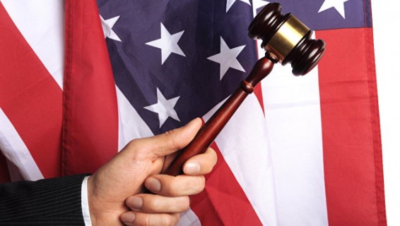 Суд в США отпустил офицера полиции, обвиняемую в убийстве афроамериканца
