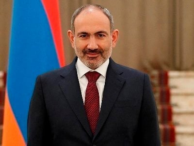 Նիկոլ Փաշինյանն ընտրության էր եկել ընտանիքի հետ