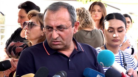 Իշխանությունն անցել է իր «մուրճային» կամ «պողպատե մանդատ» կոչված հիմարության կիրառմանը․ Արծվիկ Մինասյան