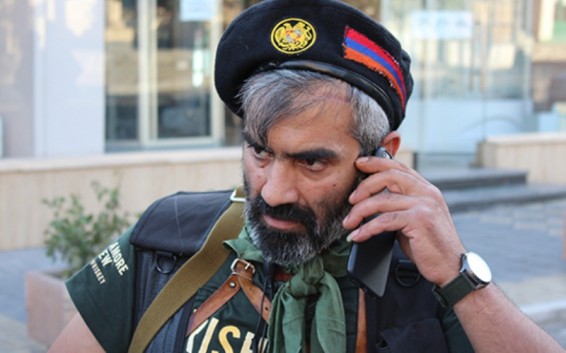 Արարատ Խանդոյանը փորձել է խլել ոստիկանության ծառայողի վահանը. գործն ուղարկվեց դատարան