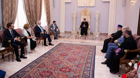 Католикос Гарегин II принял группу венгерских паломников