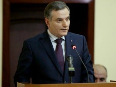 Փախեք, որովհետև հետո իրավունքի ուժ թողած չեք լինելու, որ ձեզ՝ նվաստներիդ պաշտպանող ինստիտուտ լինի. Արտակ Զաքարյան