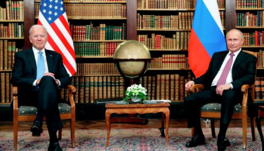 В Кремле рассказали подробности телефонного разговора Путина и Байдена