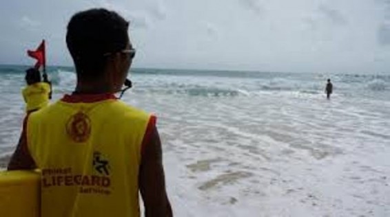 Պխուկետի լողափերը փակվել են «պորտուգալական նավակների» գրոհի պատճառով