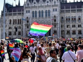 ЕС подает в суд на Польшу и Венгрию «за дискриминацию сексуальных меньшинств»
