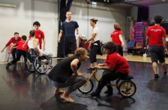 Հայկական ներառական առաջին պրոֆեսիոնալ թատերախումբը ելույթ ունեցավ Շոտլանդիայում