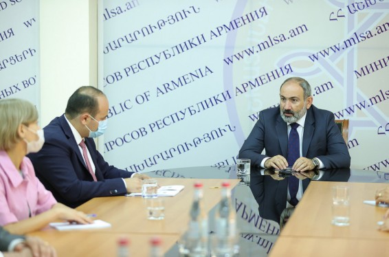 Մարդու սոցիալական պաշտպանությունն ապահովելու լավագույն ձևն արժանապատիվ աշխատանքն է. Նիկոլ Փաշինյանը ներկայացրել է Աշխատանքի և սոցիալական հարցերի նորանշանակ նախարարին