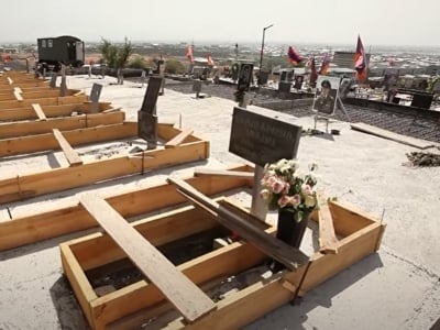 ՊՆ–ն Եռաբլուրում հողարկավորվածների շիրմաքարերի ձեւի ընտրության քվեարկության մասնակիցներին հրավիրում է ժողովի