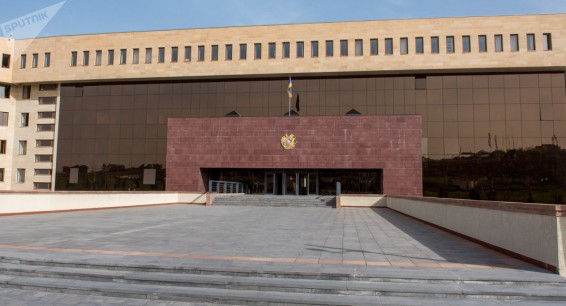 Улучшение условий в здании МО Армении не предусмотрено – средства пойдут на нужды армии