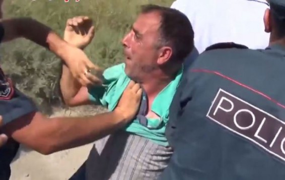 Потасовка с полицией: один из перекрывших дорогу Ереван-Ерасх доставлен в отделение