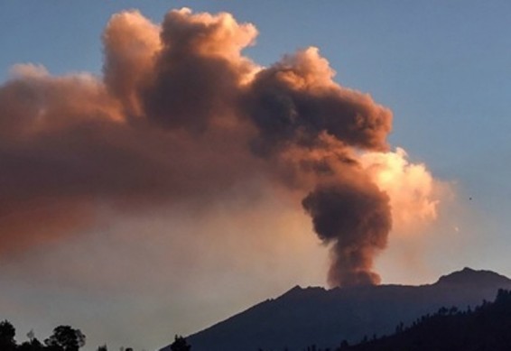 Ինդոնեզիայում ժայթքել է Բարուջարի հրաբուխը