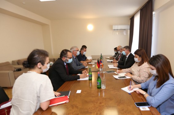 ՏԿԵ նախարարն ընդունել է KFW բանկի դուստր ձեռնարկության՝ ներդրումների և զարգացման գերմանական ընկերության (DEG) պատվիրակությանը