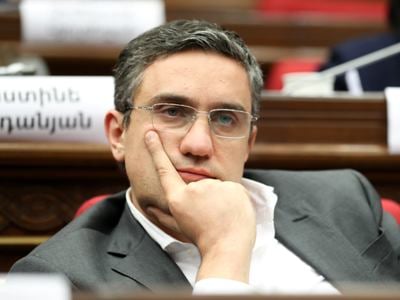 Պատերազմի առաջին օրը Էրդողանը կապեց մեր ձեռքերը, իսկ Նիկոլը փակեց մեր բերանները. Արթուր Ղազինյան