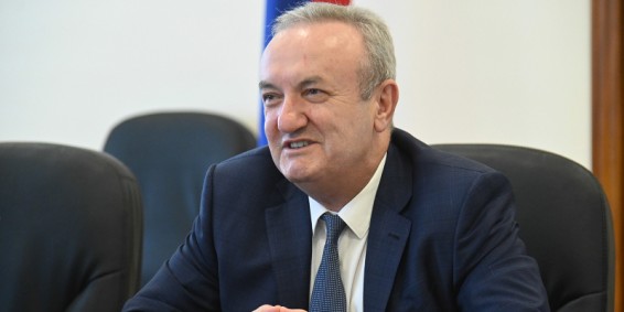ԿԳՄՍ նախարար Վահրամ Դումանյանի շնորհավորական ուղերձն Ուսուցչի տոնի կապակցությամբ