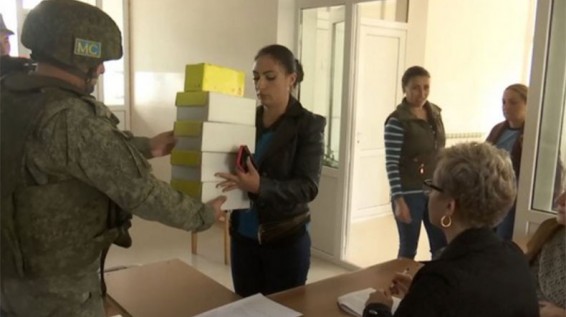 Российские миротворцы провели гуманитарную акцию в поселке Атерк Республики Арцах