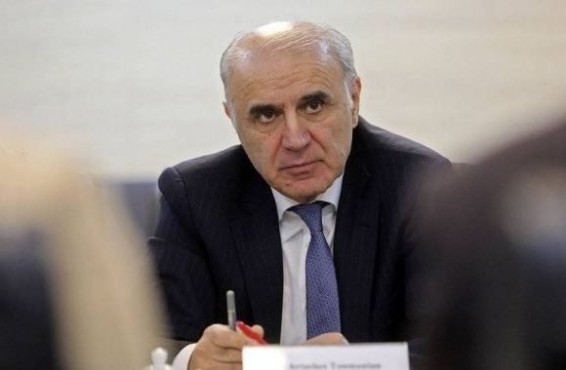 Ինչո՞ւ հետ կանչվեց Արտաշես Թումանյանը