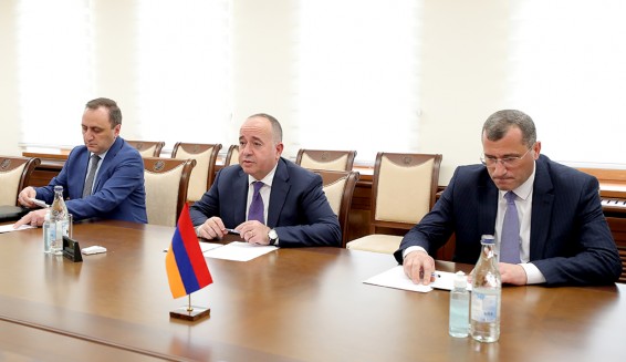 Պաշտպանության նախարարն ընդունել է Չինաստանի ռազմական կցորդին