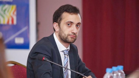Սյունիքի մարզի Տեղ համայնքում ՔՊ ներկայացուցիչները մեքենաներով ընտրողներին տանում ու բերում են.Դանիել Իոանիսյան