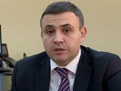 Վարոս Սիմոնյանն ազատվել է էկոնոմիկայի փոխնախարարի պաշտոնից․ նրա փոխարեն նշանակվել է Արշակ Ասլանյանը