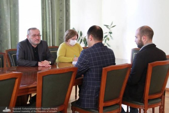Председатель Национального собрания Арцаха Артур Товмасян принял правозащитника Артака Зейналяна