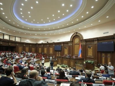 Парламент Армении в первом чтении одобрил ряд законодательных инициатив