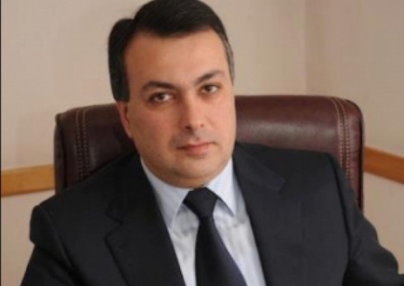 Դռան զանգը տվեցի, կինս բացեց, գրկախառնվեցի և ականջին շշնջացի՝ սիրելիս, ես իմ ժամանակի մեծ մասը հատկացնելու եմ ուրիշին. Արմեն Ամիրյան