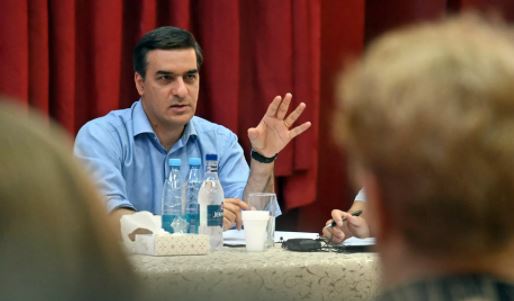Хватит демонстрировать свои страхи: Омбудсмен Армении о критике представителей власти