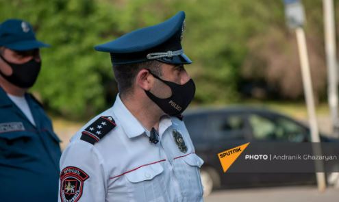 Полиция должна следить за ношением масок на улице со всей строгостью - Пашинян