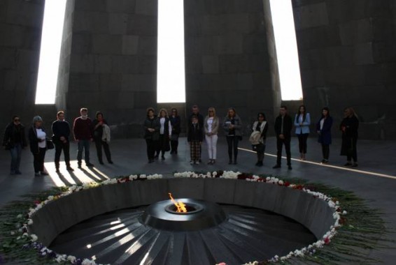 Представители нотариальных палат России и Беларуси посетили мемориал Геноцида армян