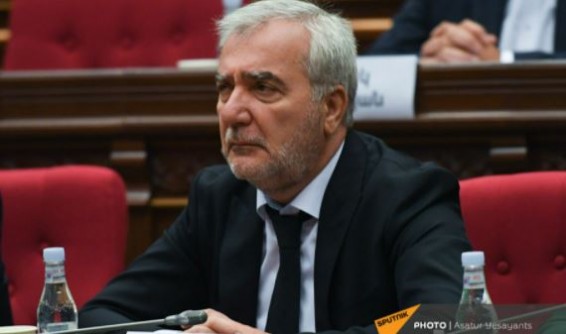 Снабжение надо отделить от армии во избежание коррупции - Андраник Кочарян