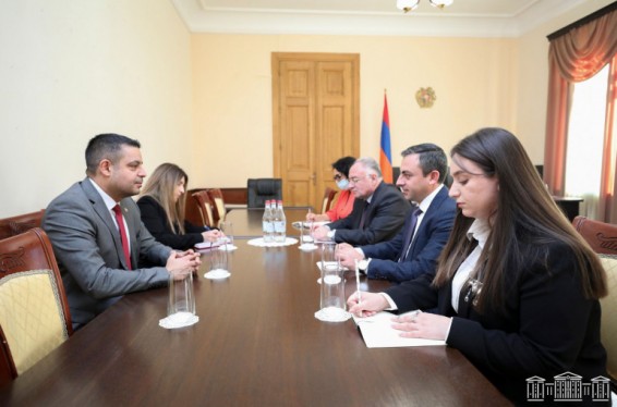 Իշխան Սաղաթելյանը հանդիպել է ՀՀ-ում Սիրիայի դեսպանի հետ․ կողմերը կարևորել են երկկողմ բարեկամական ու եղբայրական հարաբերությունների խորացումն ու ընդլայնումը