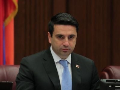 Спикер парламента Армении: У армянского общества есть понимание, что это Россия сдала Карабах