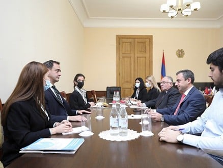 Իշխան Սաղաթելյանը հանդիպել է ՀՀ-ում Արգենտինայի դեսպանի հետ, անդրադարձել են հետպատերազմյան իրավիճակին