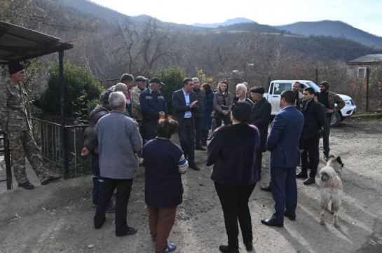 Ադրբեջանի ԶՈՒ-ն տեղակայված է դպրոցից մի քանի հարյուր մետր հեռու. ճանապարհի անանցանելիության պատճառով մարդիկ ստիպված տուն են վարձել Կապանում՝ գյուղում թողնելով ծնողներին. իրավիճակը Սյունիքում