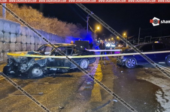 Ավտովթար-հրդեհ՝ Երևանում. բախվել են Mercedes-ն ու Opel-ը, Mercedes-ում հրդեհ է բռնկվել, այն վերածվել է մոխրակույտի․ կան վիրավորներ. shamshyan.com