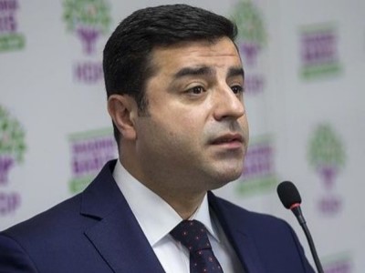 Դեմիրթաշը հակադարձել է Էրդողանին. Միտինգ անենք, ով մի մարդ ավելի պակաս հավաքի, թող թողնի քաղաքականությունը