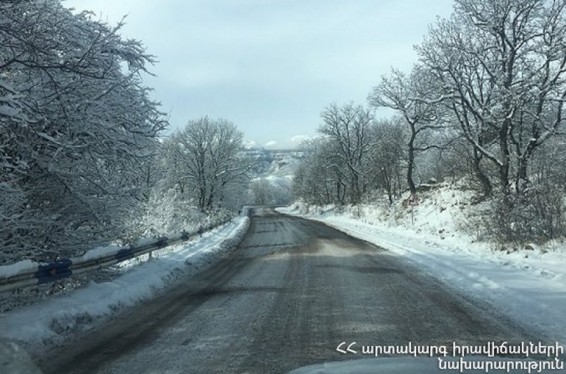 Սպիտակի ոլորաններում, Արագածոտնի, Գեղարքունիքի, Վայոց ձորի, Շիրակի մարզերում, Լանջիկ-Մաստարա, Վանաձոր-Դիլիջան, Սպիտակ-Գյումրի և Հարժիս-«Զանգեր» ավտոճանապարհներին առկա է մերկասառույց