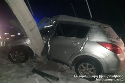 Արմավիր-Գյումրի ճանապարհին «Nissan Tiida»-ն դուրս է եկել ճանապարհից և բախվել բետոնե սյանը․ վարորդը տեղում մահացել է