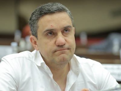 Նիկոլի համար բոլորը օգտագործման ենթակա մատերիալ են, թափոն. Ղազինյան