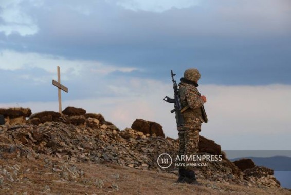 В результате выстрела противника ранен военнослужащий АО Арцаха: состояние раненого стабильно тяжелое