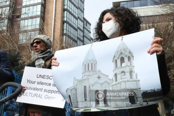 Перед офисом ООН в Ереване прошла акция протеста против уничтожения армянского наследия Арцаха