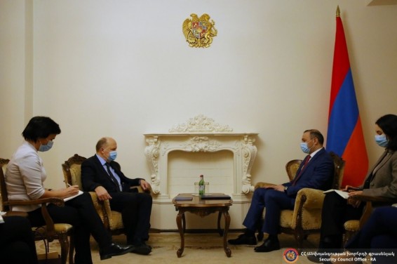 ԱԽ քարտուղար Արմեն Գրիգորյանը հանդիպել է «Եվրանեսթ» խորհրդարանական վեհաժողովի փոխնախագահ Անդրիուս Կուբիլիուսի հետ
